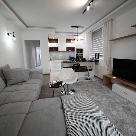 JelenaR Apartman Újvidék Kültér fotó