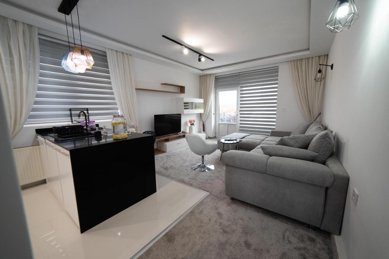 JelenaR Apartman Újvidék Kültér fotó