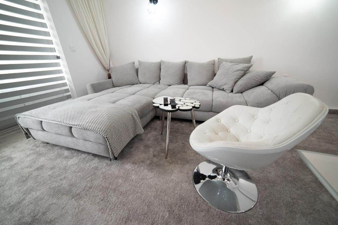 JelenaR Apartman Újvidék Kültér fotó