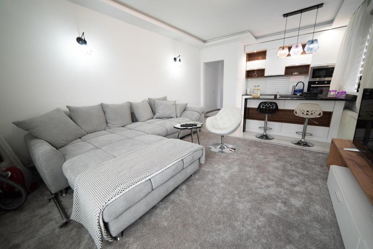 JelenaR Apartman Újvidék Kültér fotó