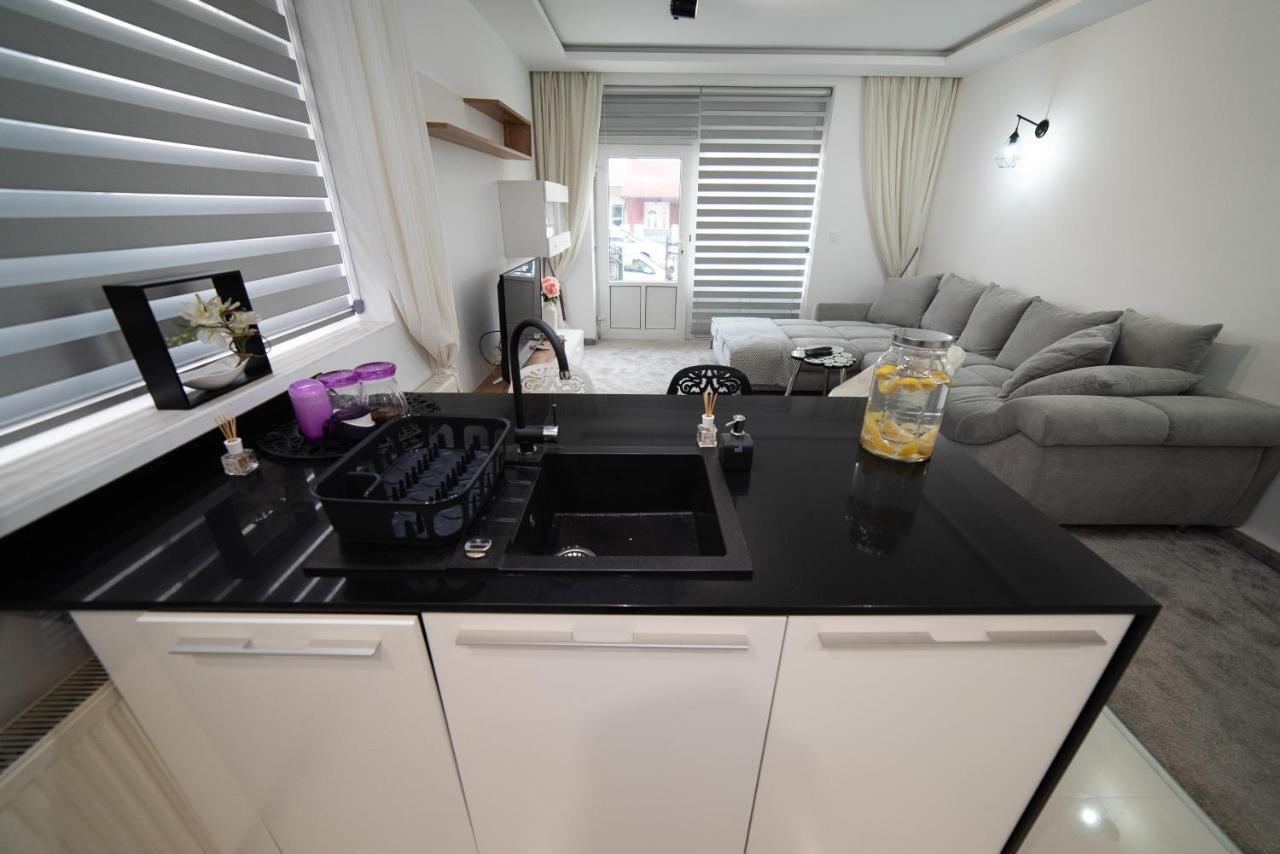 JelenaR Apartman Újvidék Kültér fotó